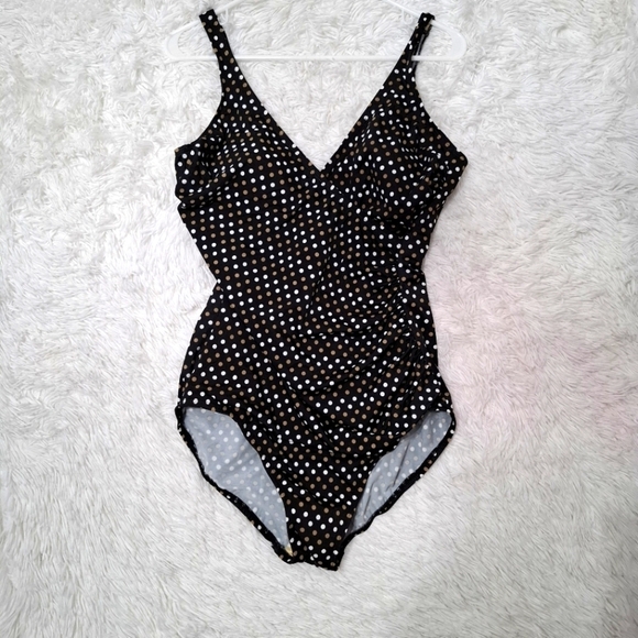 Kirkland by Miraclesuit Women's Size 16 Swimsuit Black White Polka Dot One Piece - Picture 2 of 10